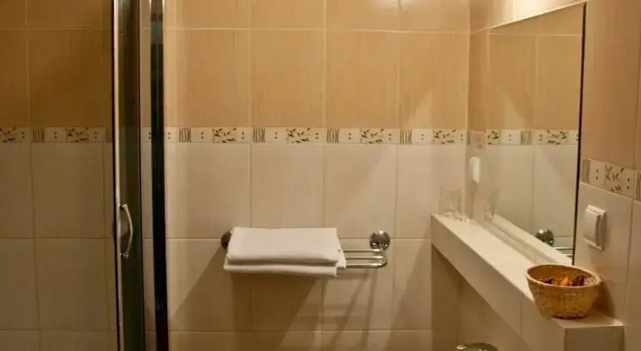 Hotel Dębina