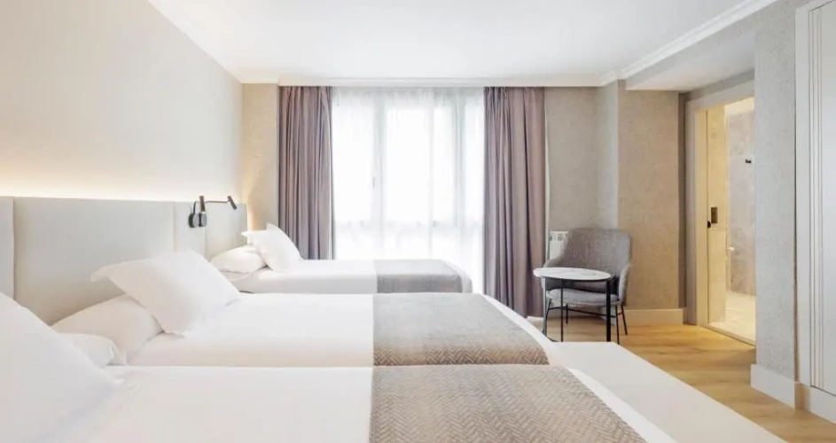 Triple room