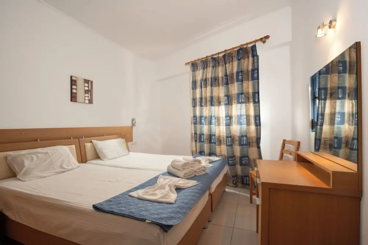 Standard Twin room with balcony