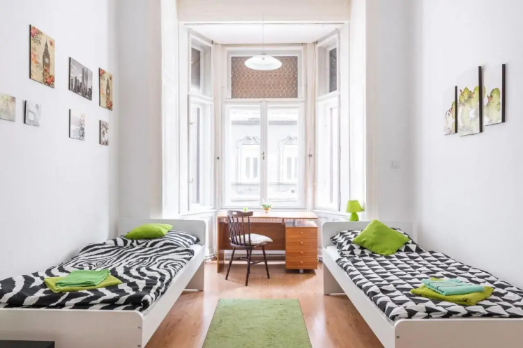 Izabella Home 2 Budapest