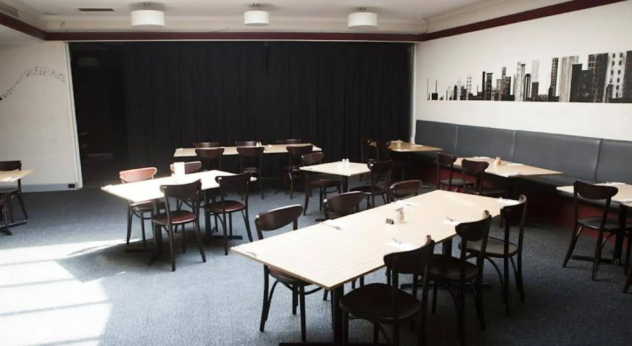 The Waratah Hotel