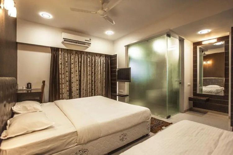 Hotel Sai Moreshwar
