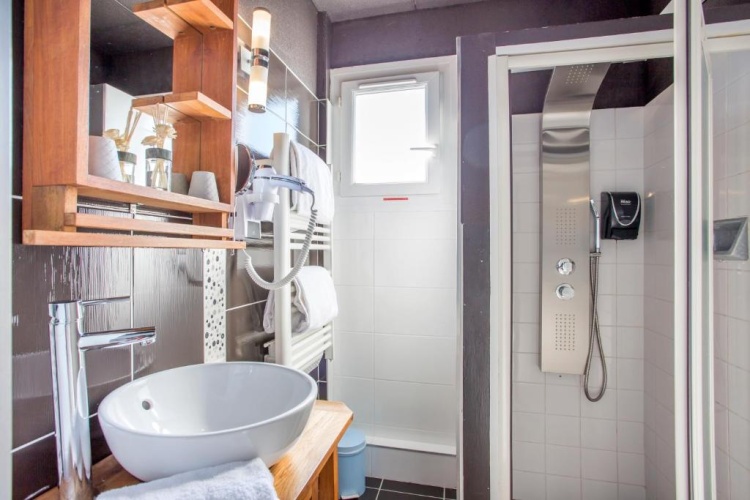 Superior Double room with balcony and with partial sea view