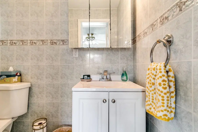 2 Bed2 Bath House with Backyard Jacuzzi