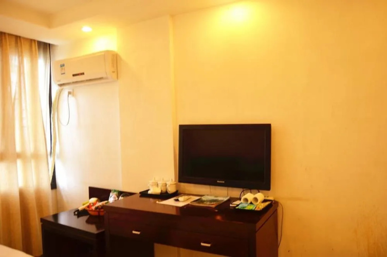Nvshen Hotel