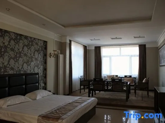 Deluxe Suite