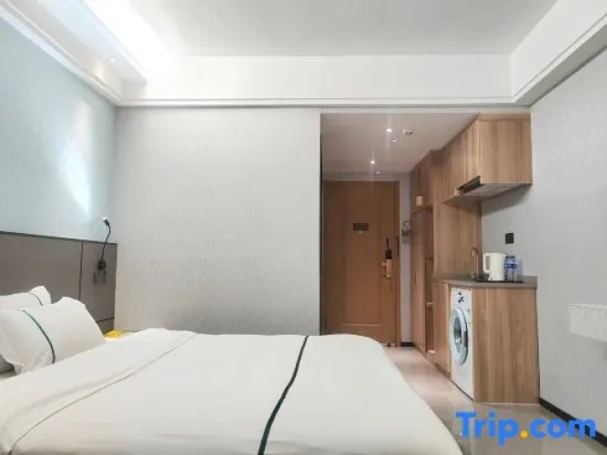 Standard Double room with city view