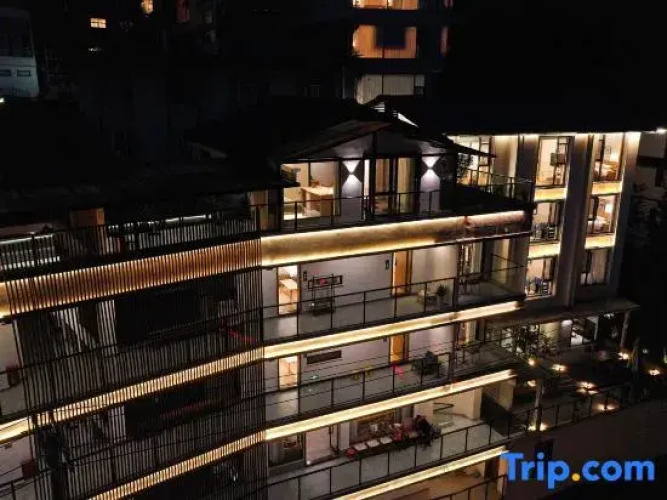 Ya'an Bifeng house