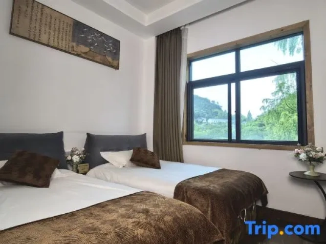 Standard Double room with view