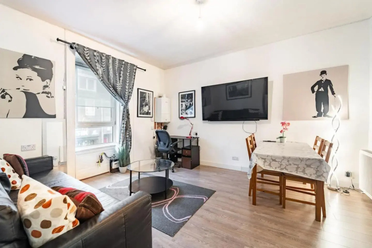 Charles Apartment