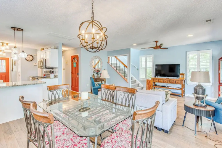 Walk to Ocean & Pier: Surfside Beach Family Escape