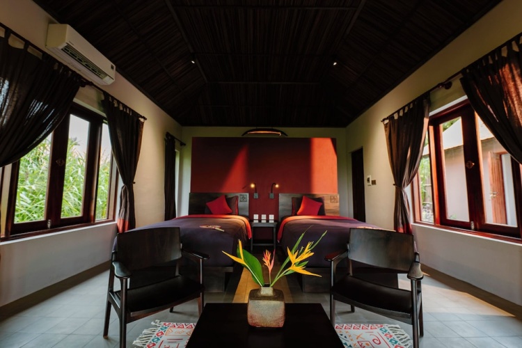 Twin Bungalow with balcony