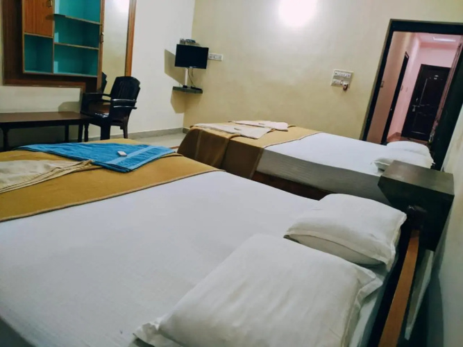 Hotel Varsha Hampi