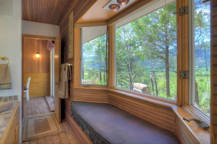 Valley View Retreat