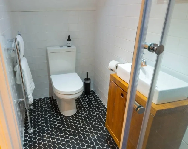 2 Bedrooms Cottage