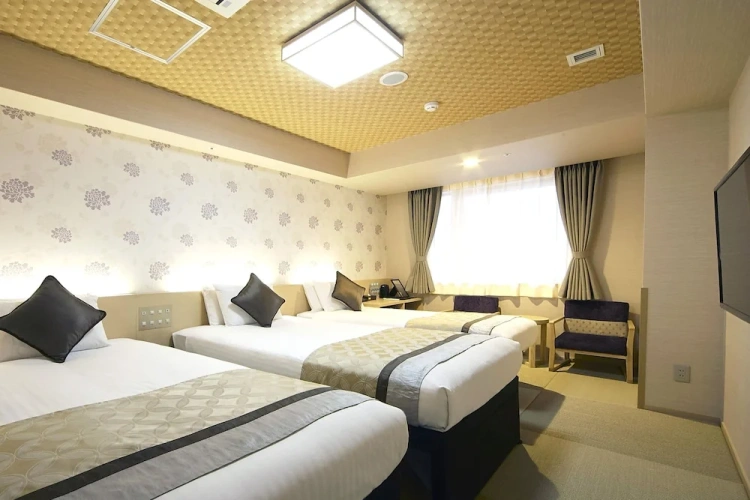 Standard Triple room