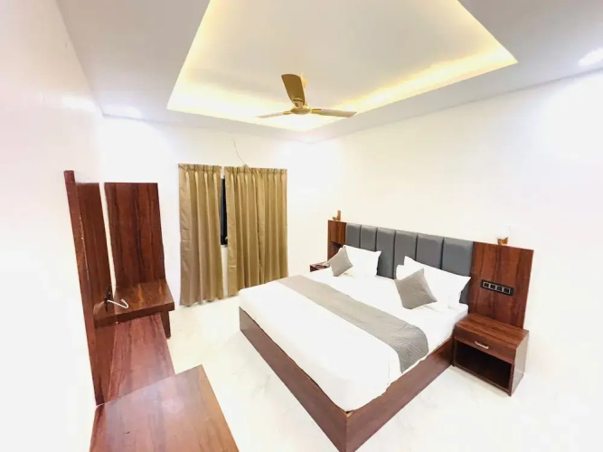 Hotel Omkar Palace