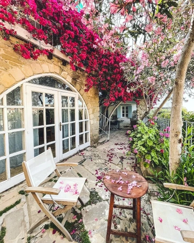 1 Bedroom Cottage with balcony