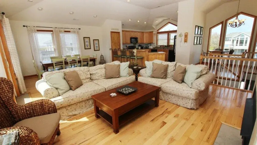 Ashley's Nest - 6 Br home by RedAwning