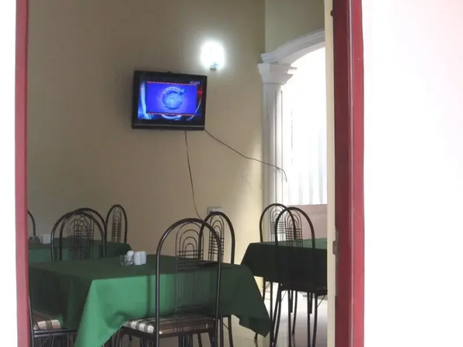 GREEN CRAZE Hotel & Restaurant