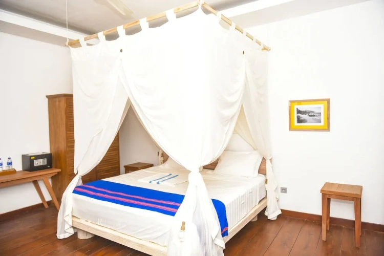 Deluxe Double Bungalow beachfront