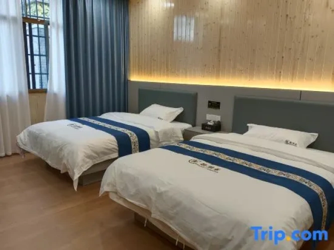 Standard room with river view