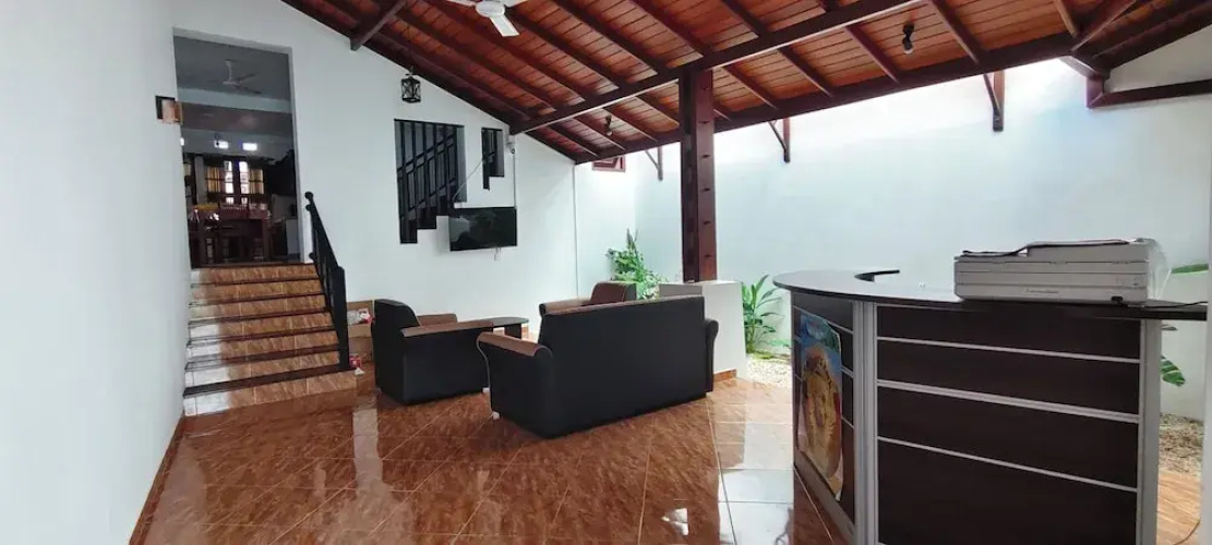 Roamer's ark villa