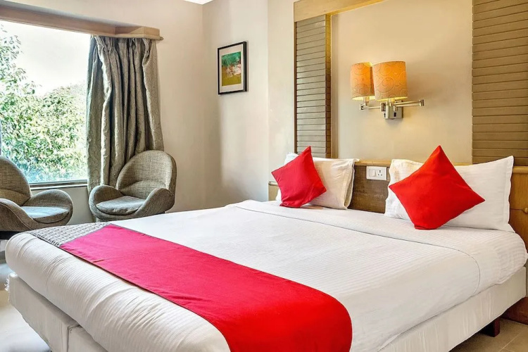 Treebo Deccan 8 Pune