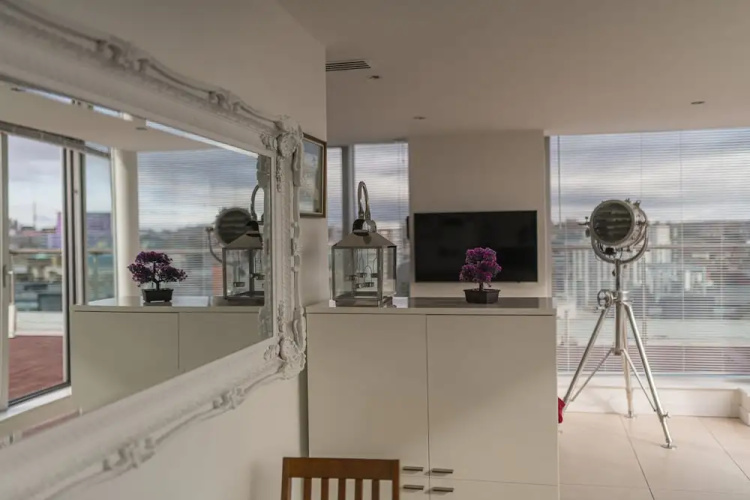 2 Bedroom Penthouse with Parking