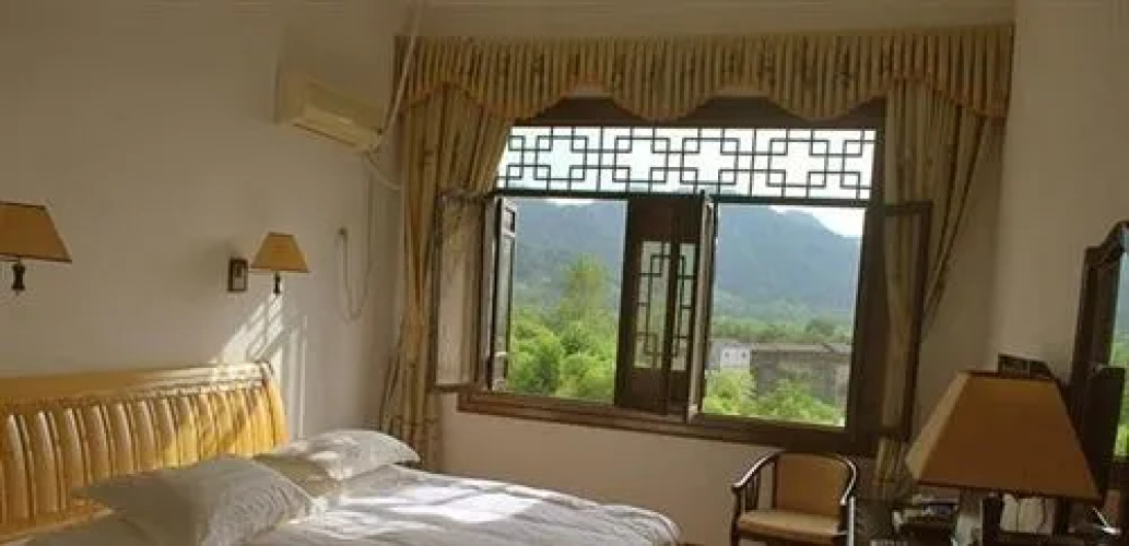 Wuyuan Rainbow Bridge Resort