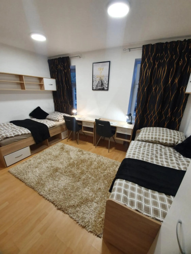 Railway Station City Modern Apartment