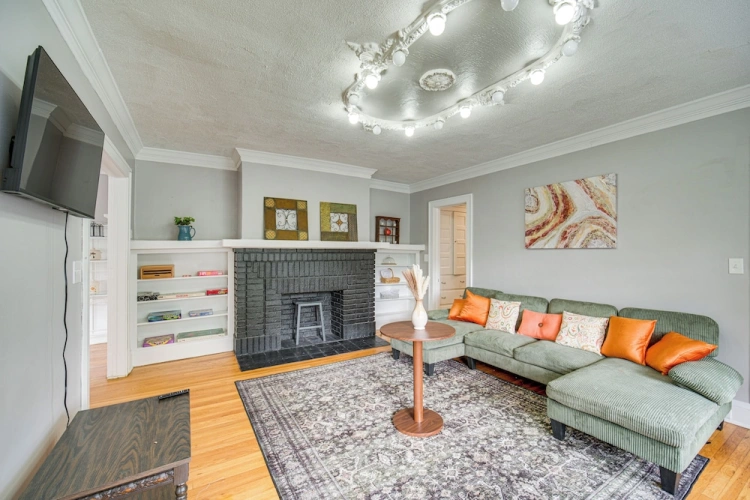 3 Bedrooms Apartment