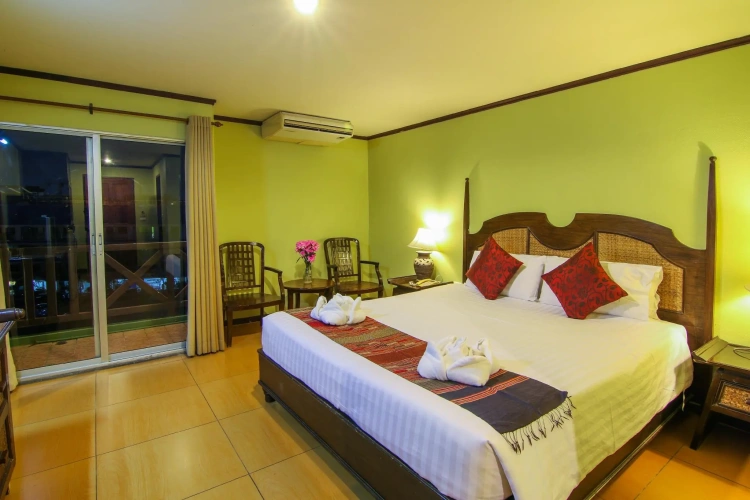 Superior room with pool view