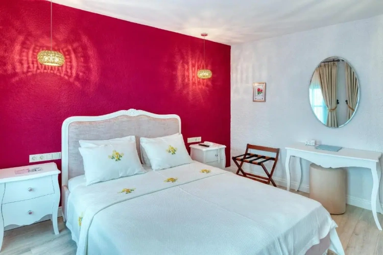 Suite with city view