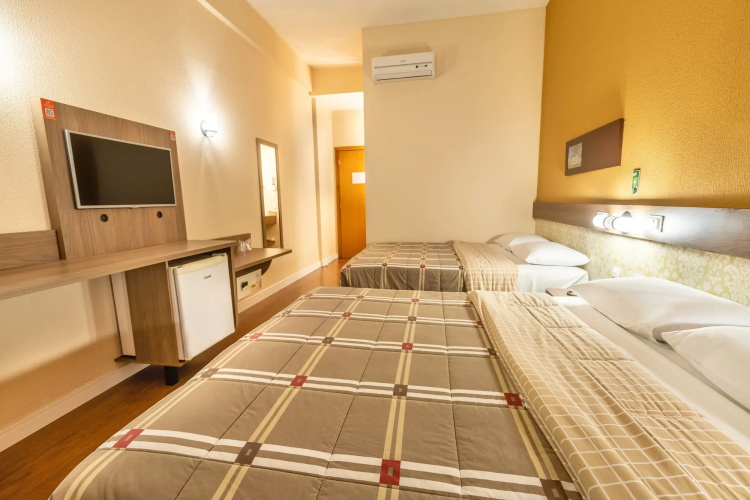 dec 10 hotel