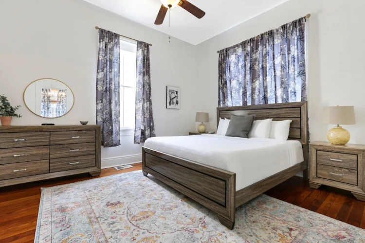 4 Bedrooms Family Cottage with balcony and with city view
