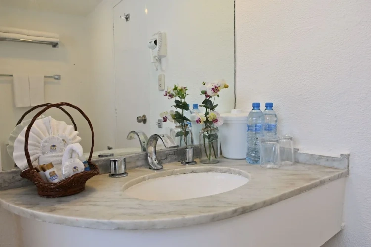 Standard Double room with partial sea view