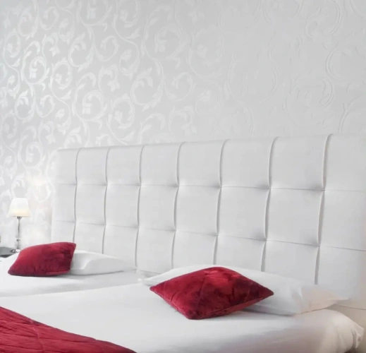 Standard Triple room with city view