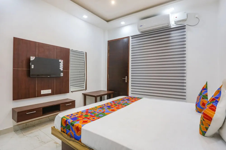 FabHotel JP Villa