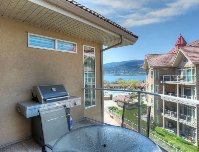 2 Bedrooms Premium room with balcony and with partial view