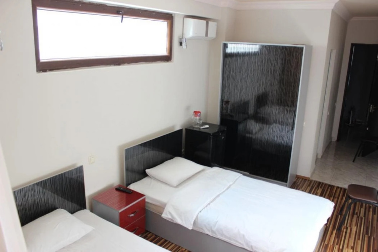 Dolphin hotel