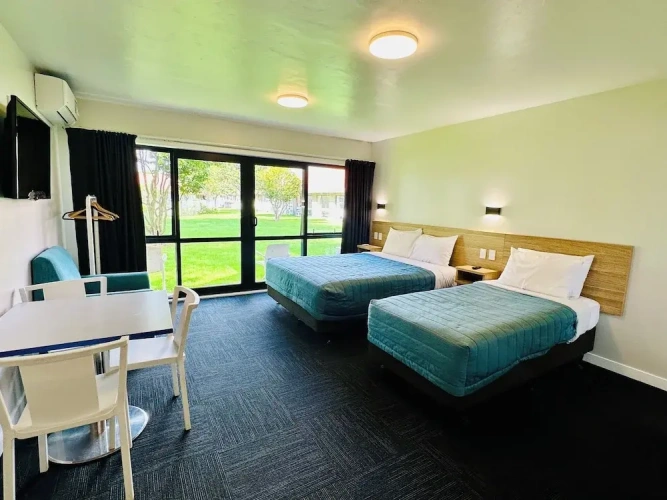 Deluxe Suite