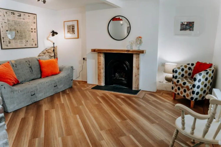Hamilton Lodge - Cottage sleeps 8