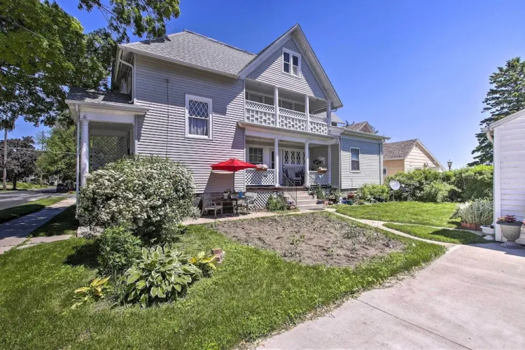 Eclectic Manitowoc Vacation Rental Near Marina!