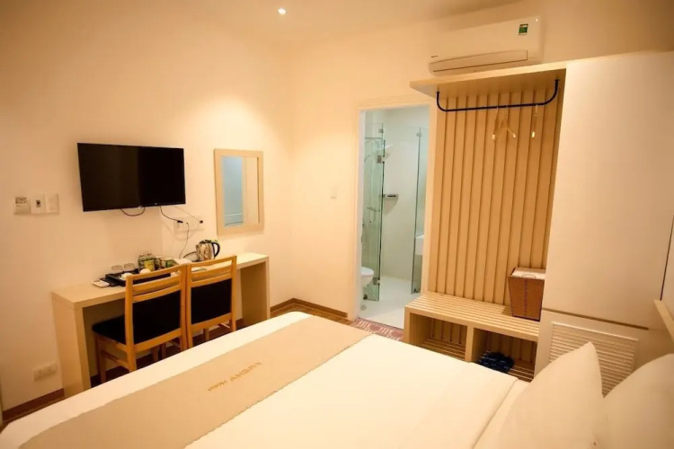 Lucky Hotel