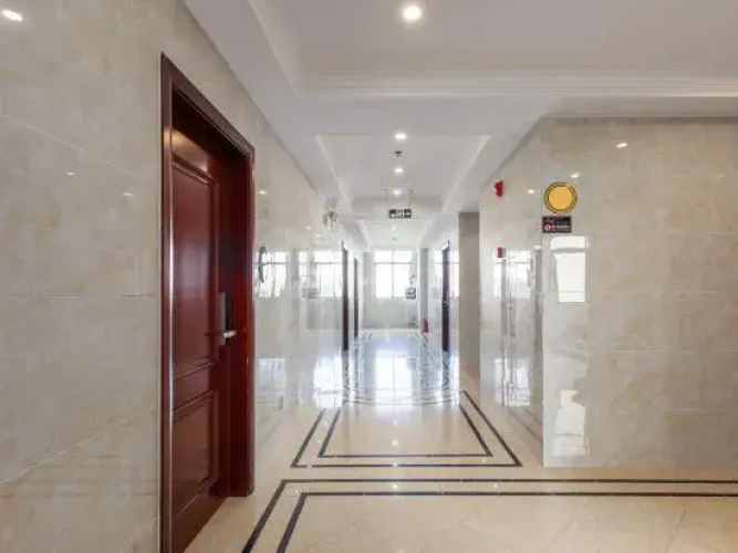 Ledong Baolong Hotel