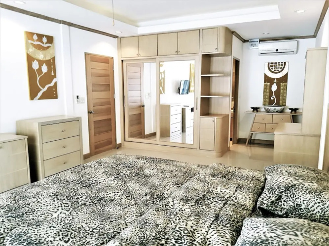 Sea View Corner Condo Jomtien