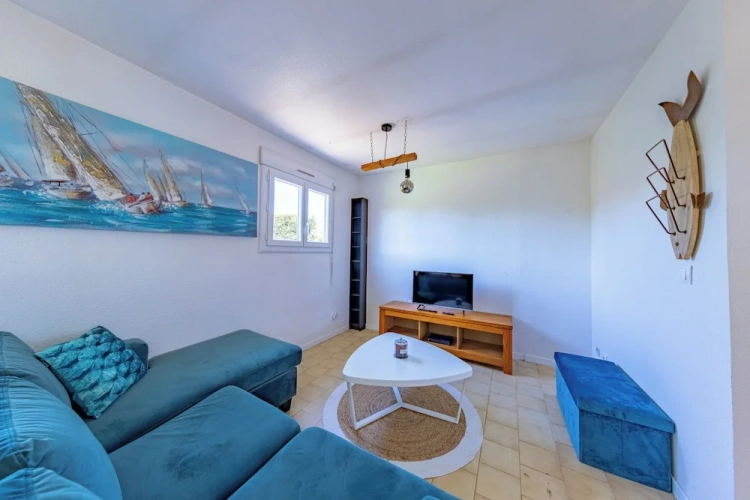 3 Bedrooms Basement Cottage