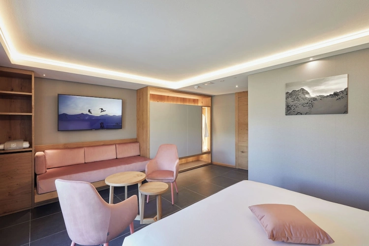 Deluxe Triple room with view