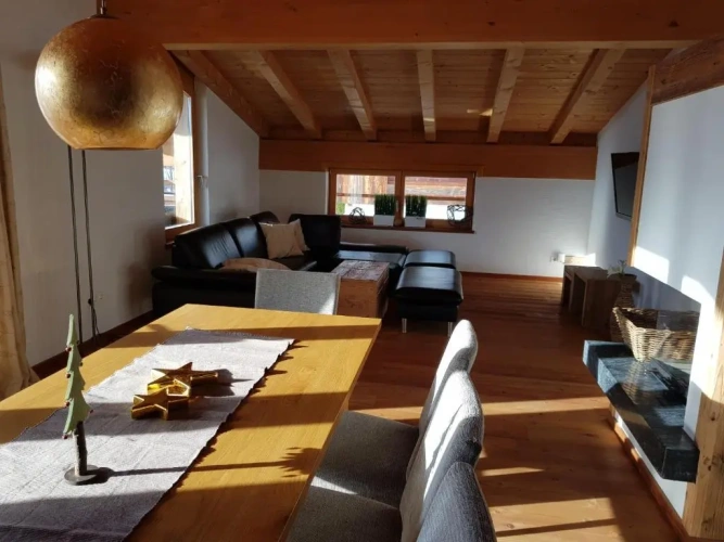 3 Bedrooms Apartment